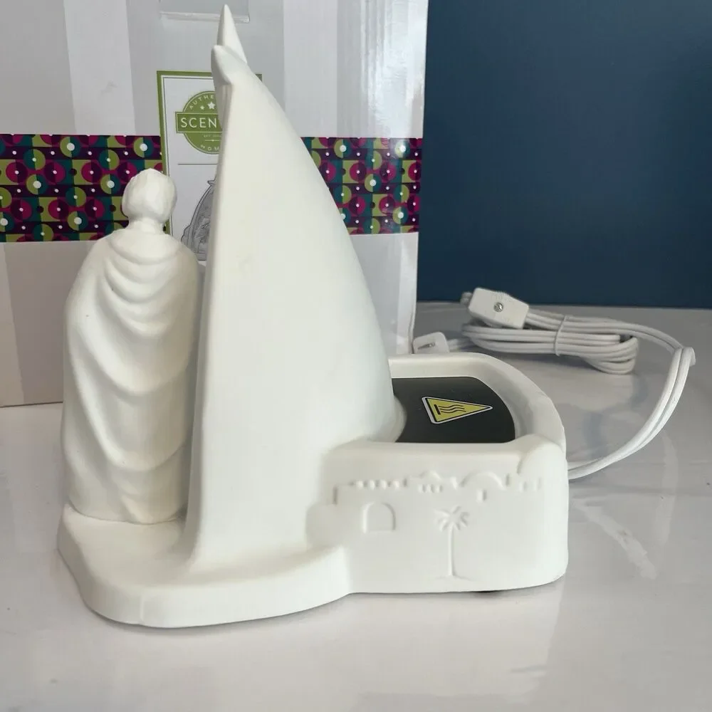 Scentsy Night Divine Wax Warmer With Base & Warmer Dish Nativity Scene NIB